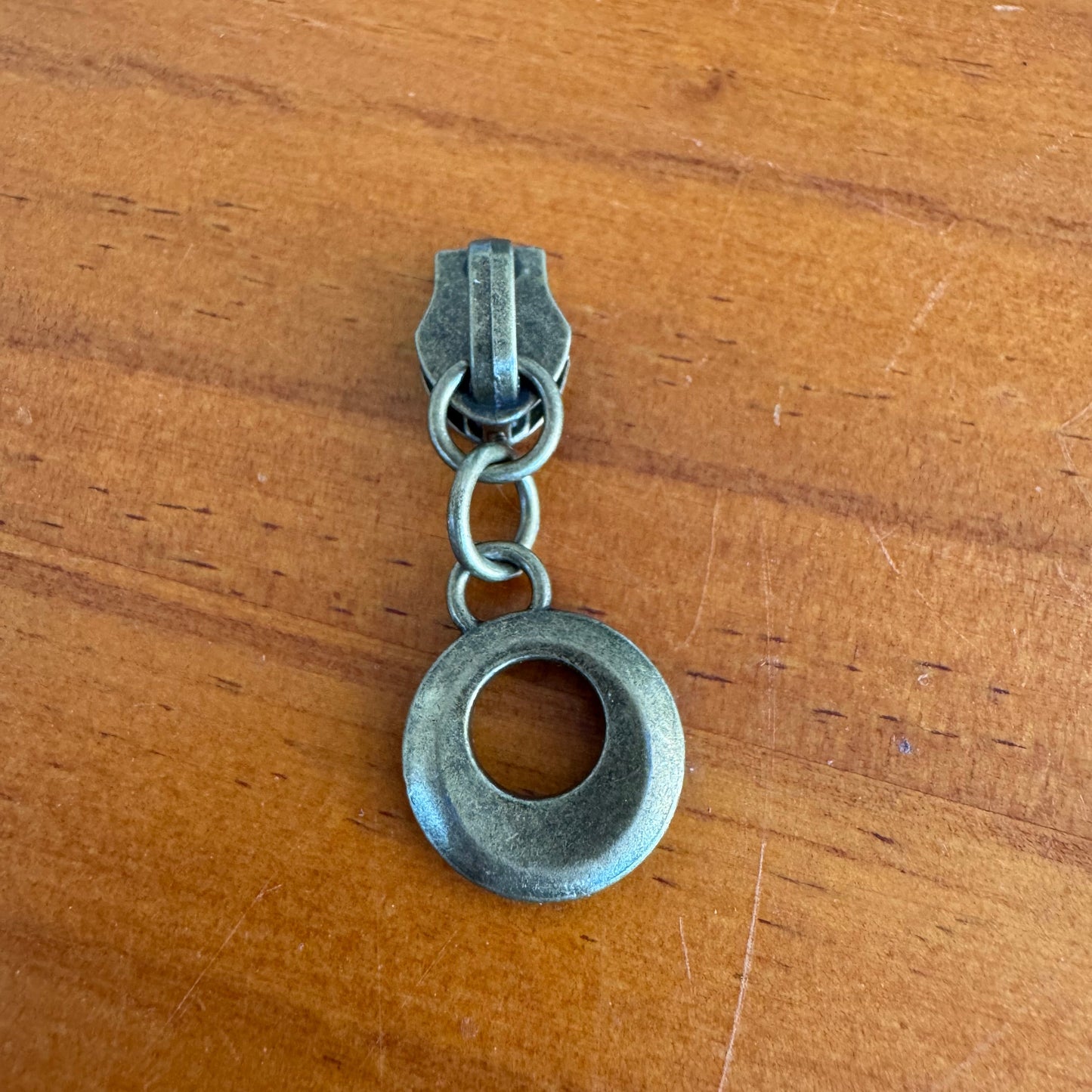 Bag making zipper pulls circular antique bronze