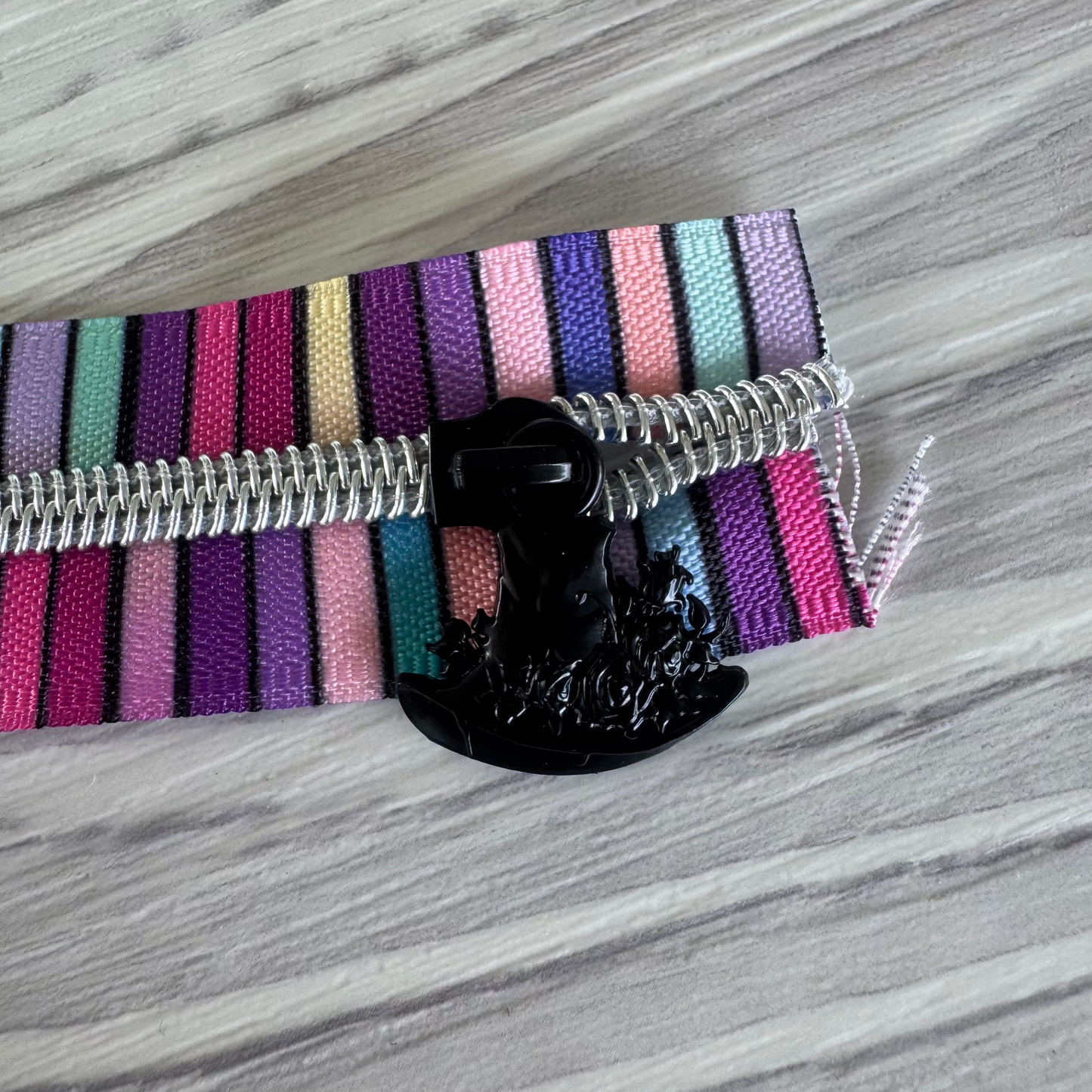 #5 Witches hat zipper pull Matt Black