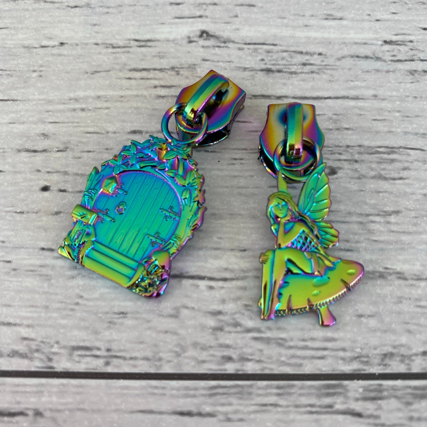 #5 Fairy door zipper pull Rainbow