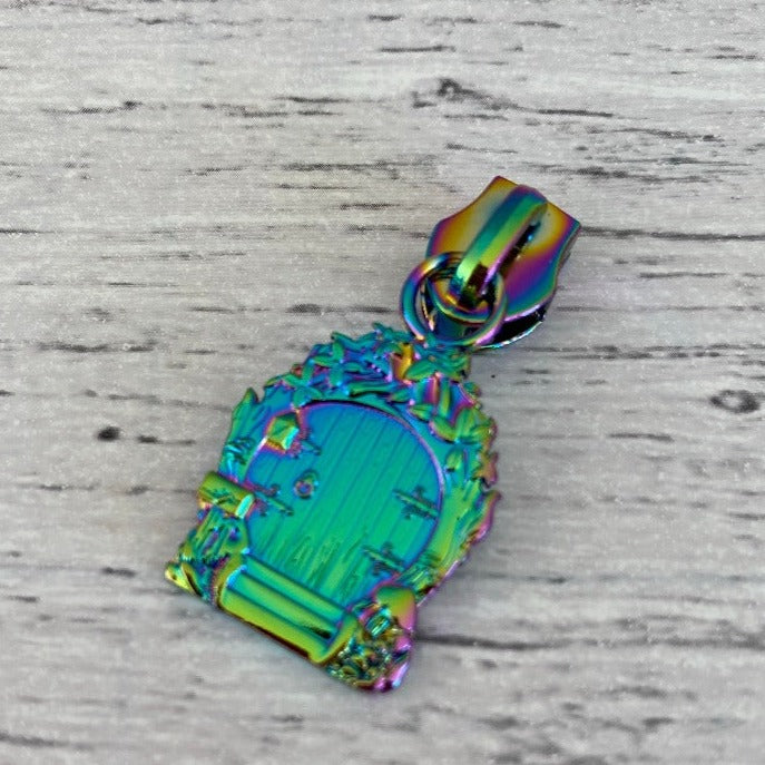 #5 Fairy door zipper pull Rainbow