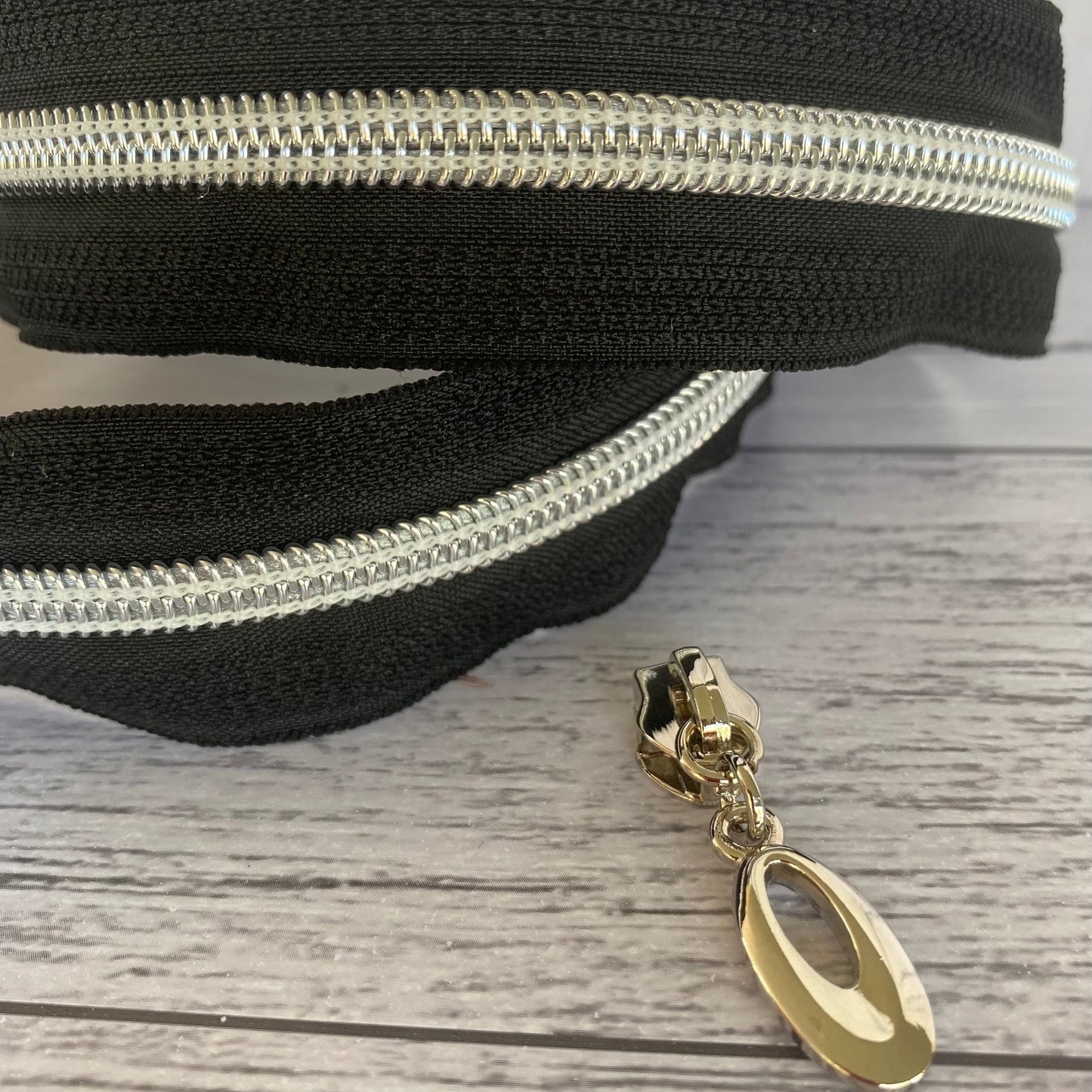 #5 Black zipper silver teeth 1, 3, 5 and 10 metre bundles