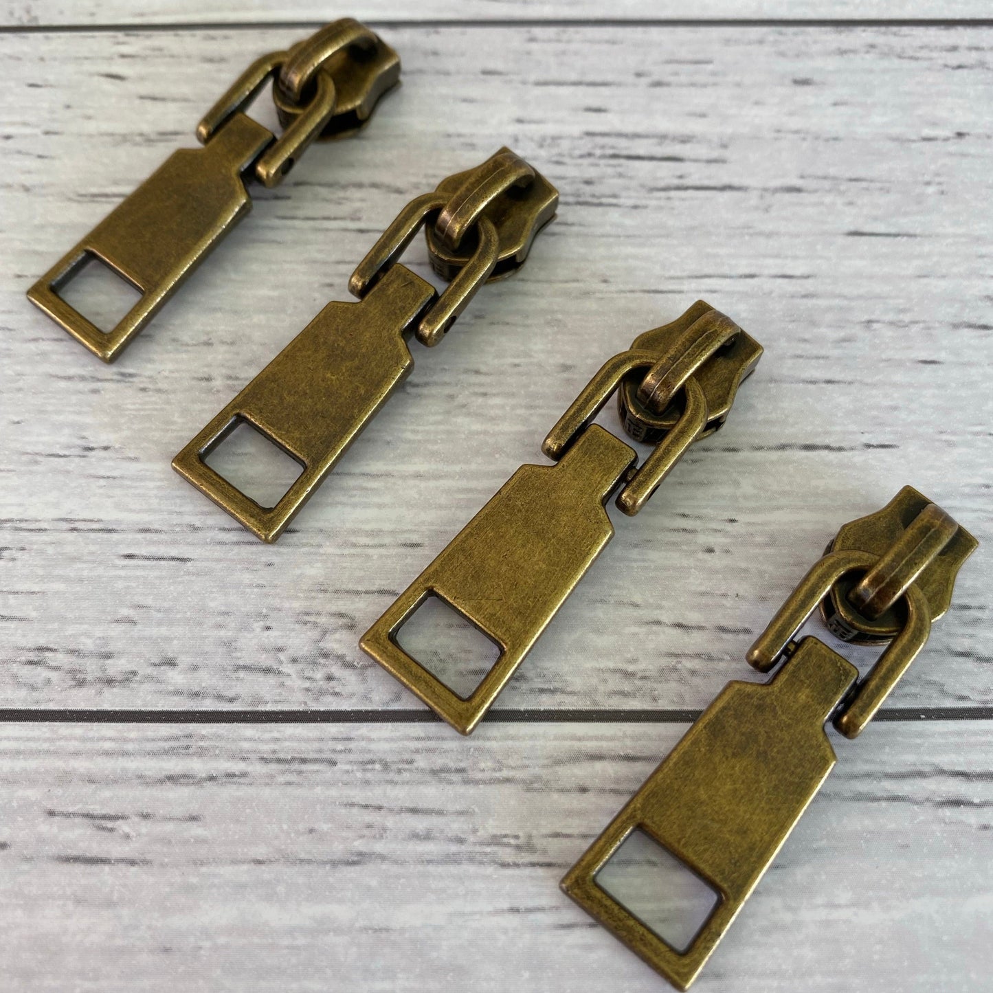 Bag making wedge zipper pulls #5 Bronze