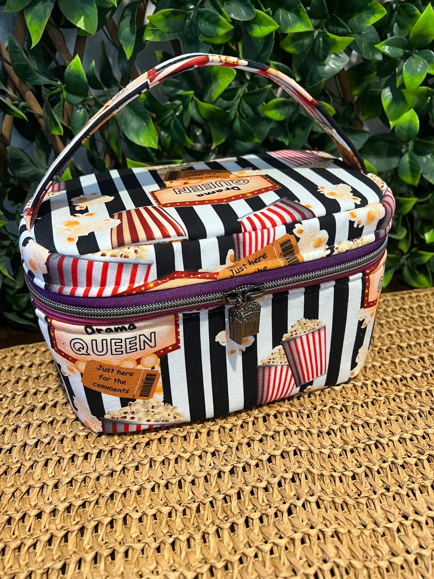 Little Moo Designs Elektra Train Case Printed pattern