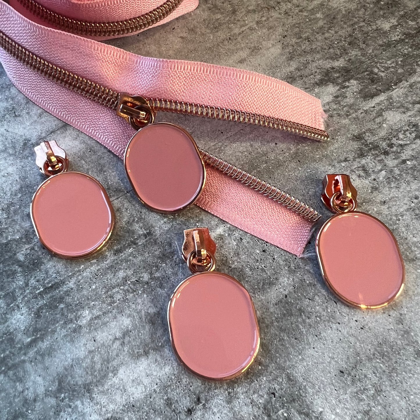 #5 Coloured Statement Discs rose gold finish