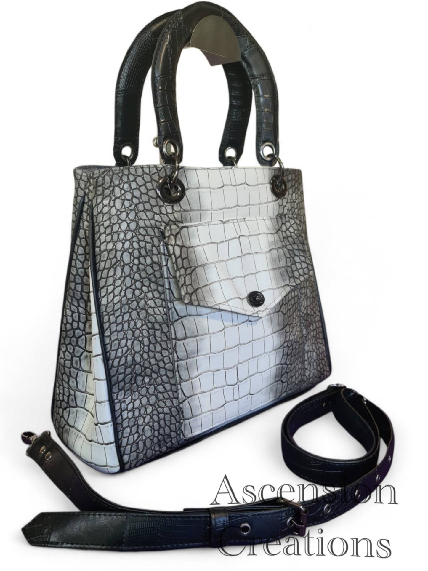 Croc texture Himalayan style black