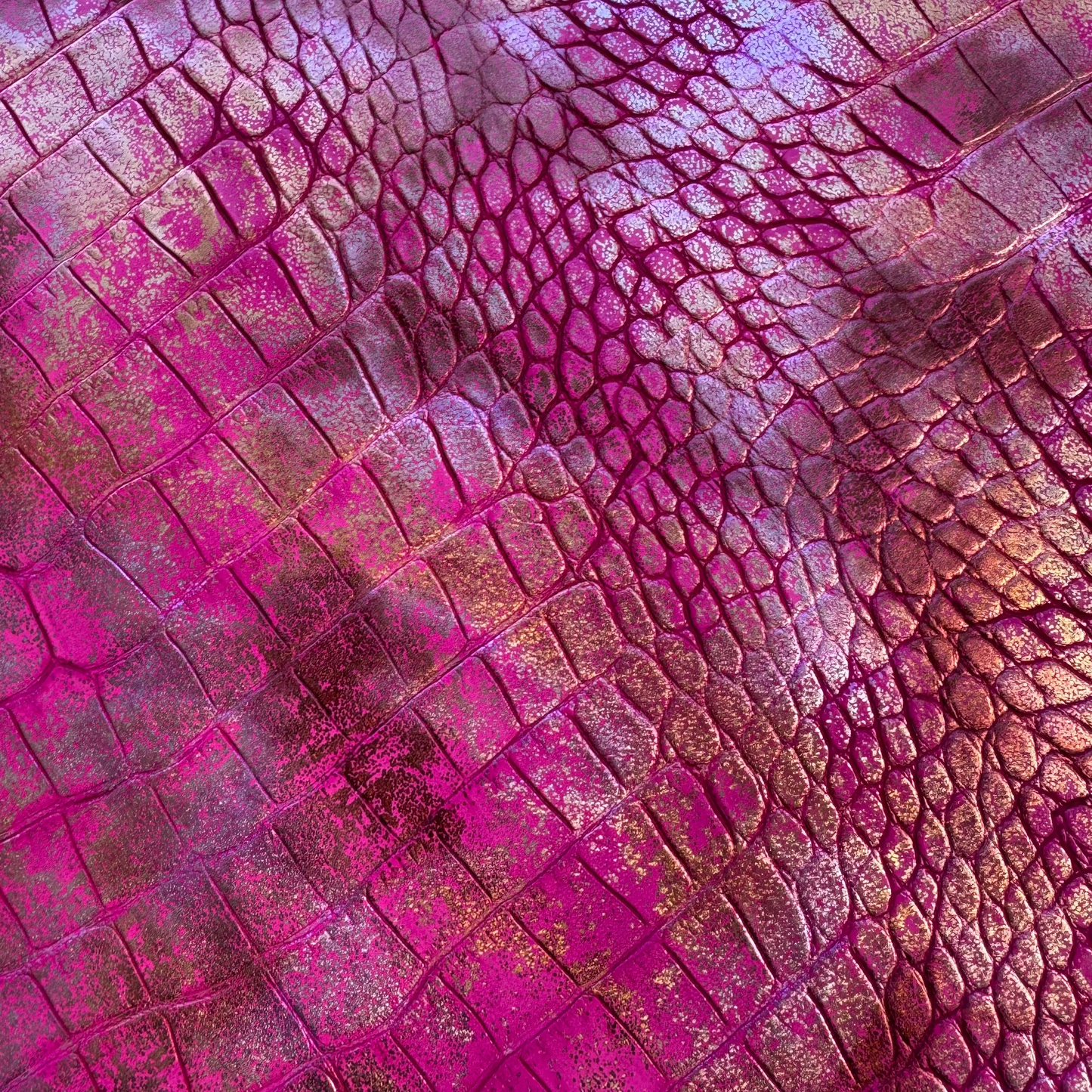 Croc texture glittery pink